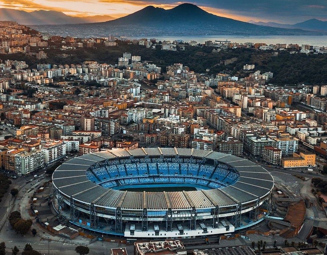 Maradonanın adı Neapol stadionuna verilə bilər